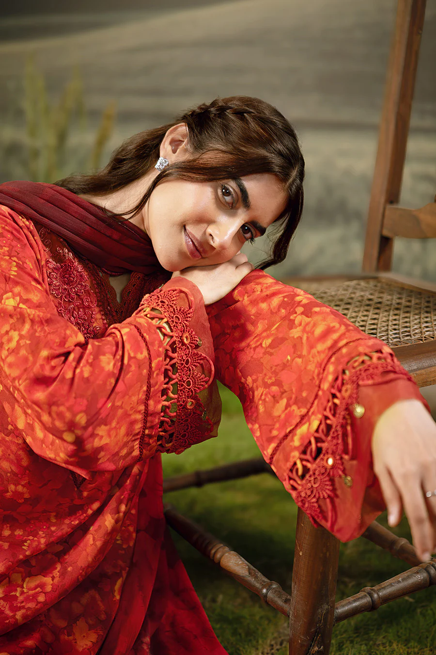 3 Pc Unstitched Embroidered Arabic Lawn Suit | MB-PFUS25-10B - Image 4