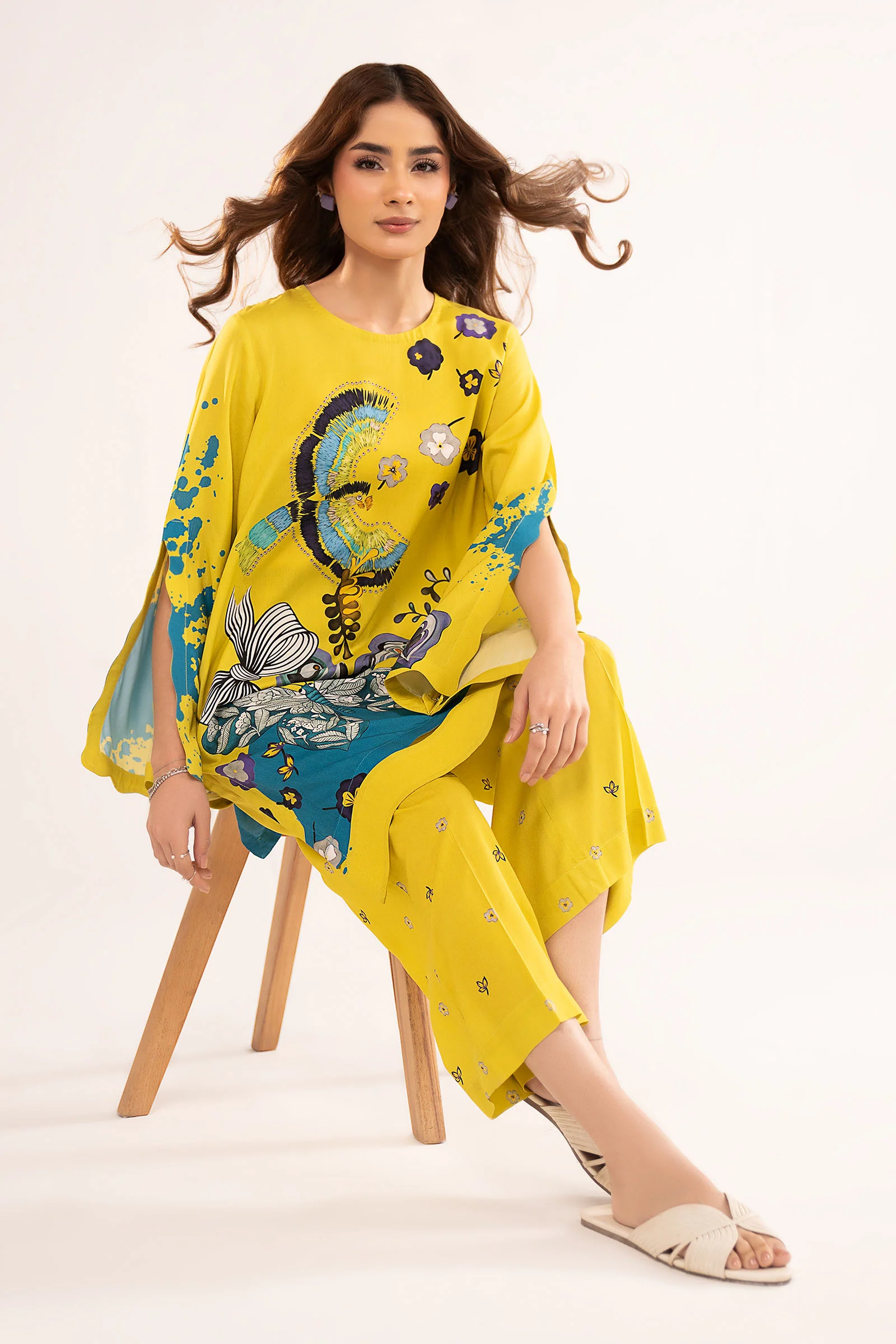 2 Pc Printed Arabic Lawn Suit - Image 3
