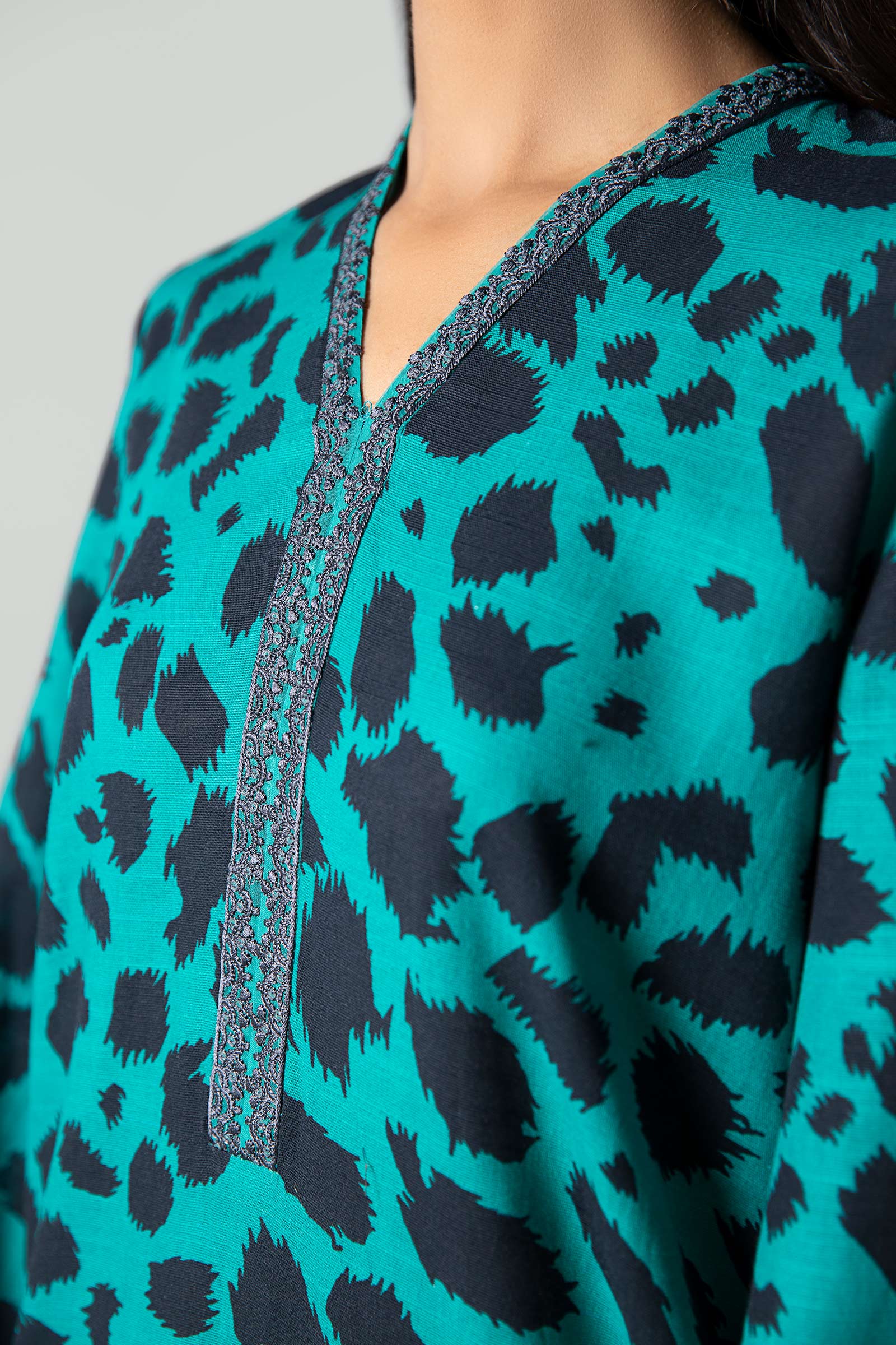 3 Piece - Khaddar Suit | MB-US23-210-B - Image 4