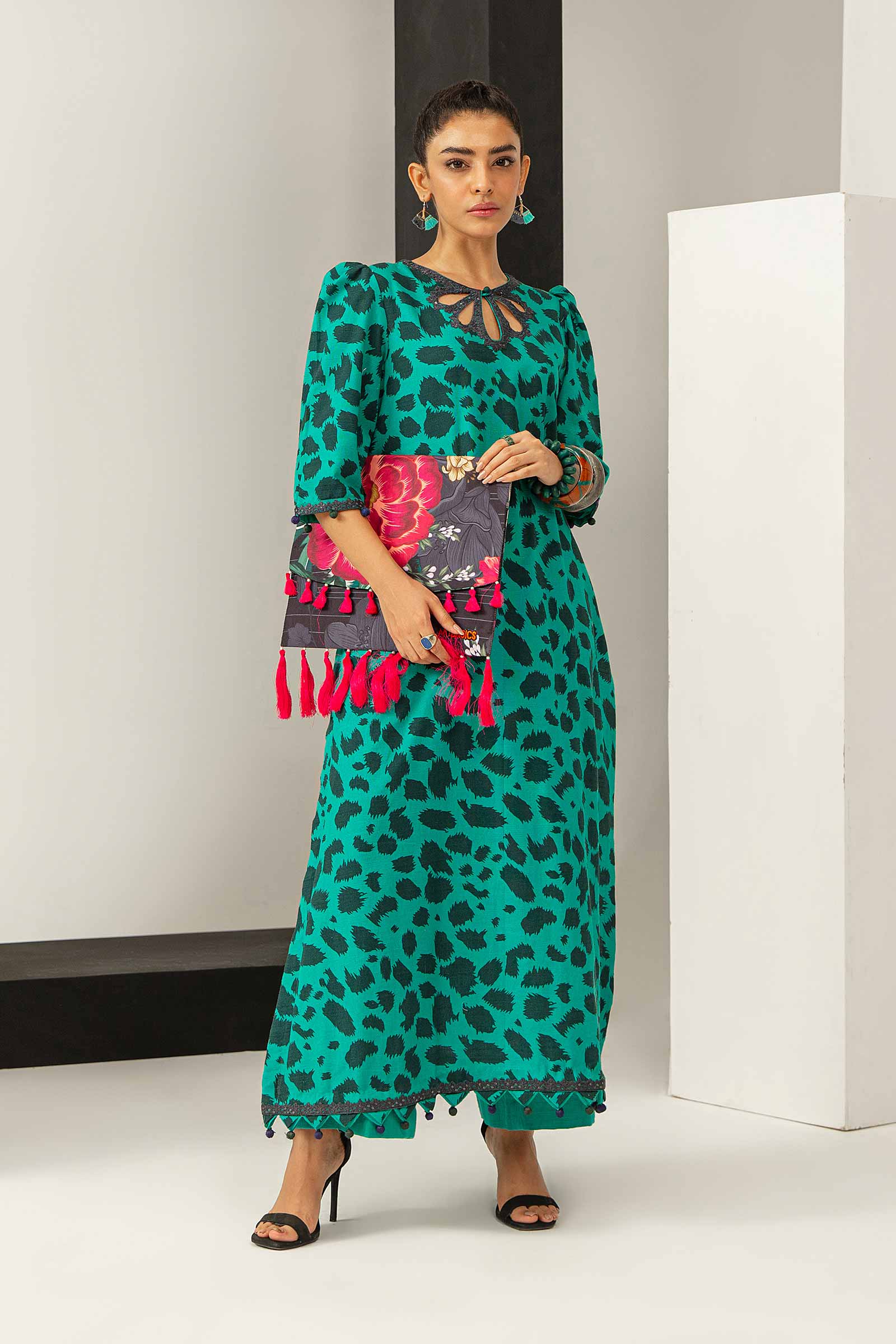 3 Piece - Khaddar Suit | MB-US23-210-B - Image 9