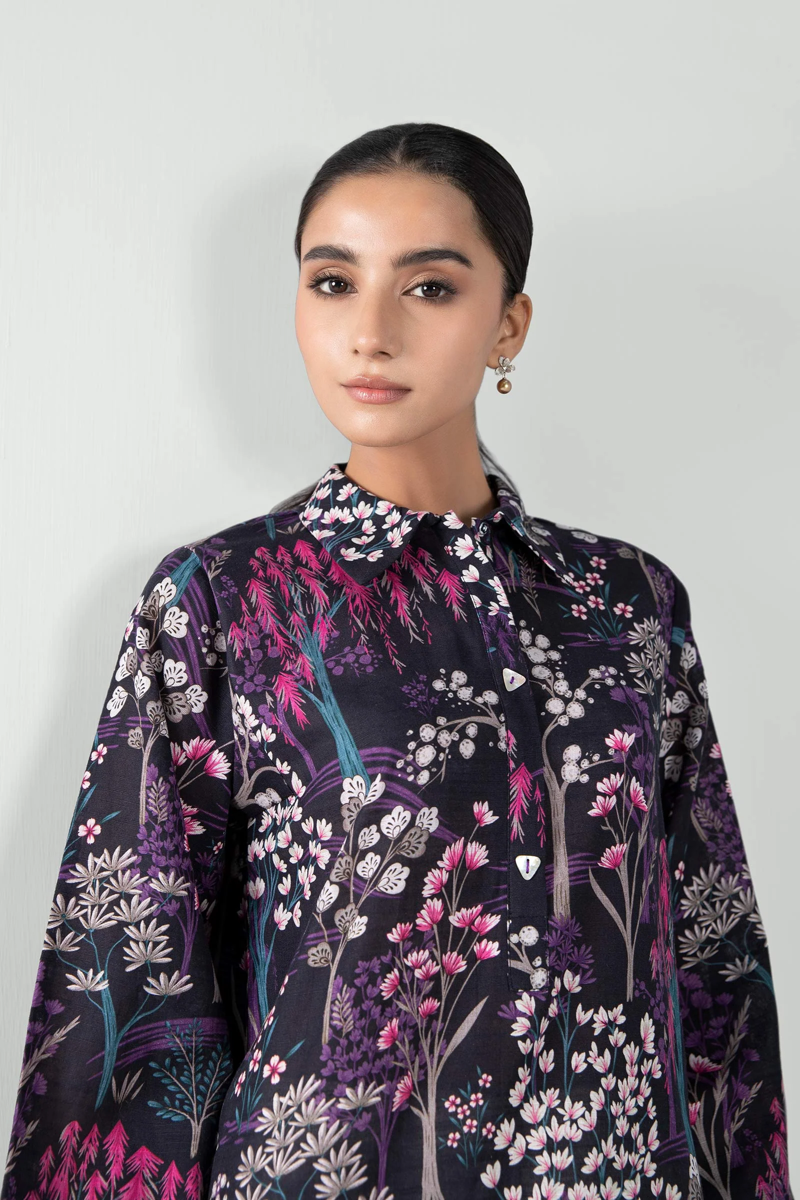 Printed Khaddar Shirt - Image 3