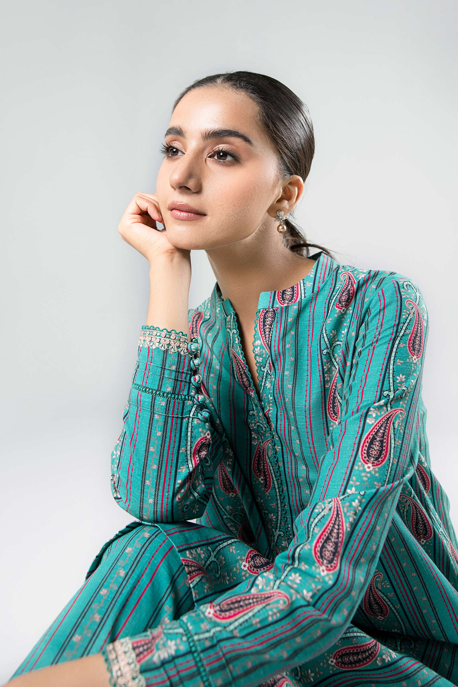 2 Pc Printed Khaddar Suit - Image 6