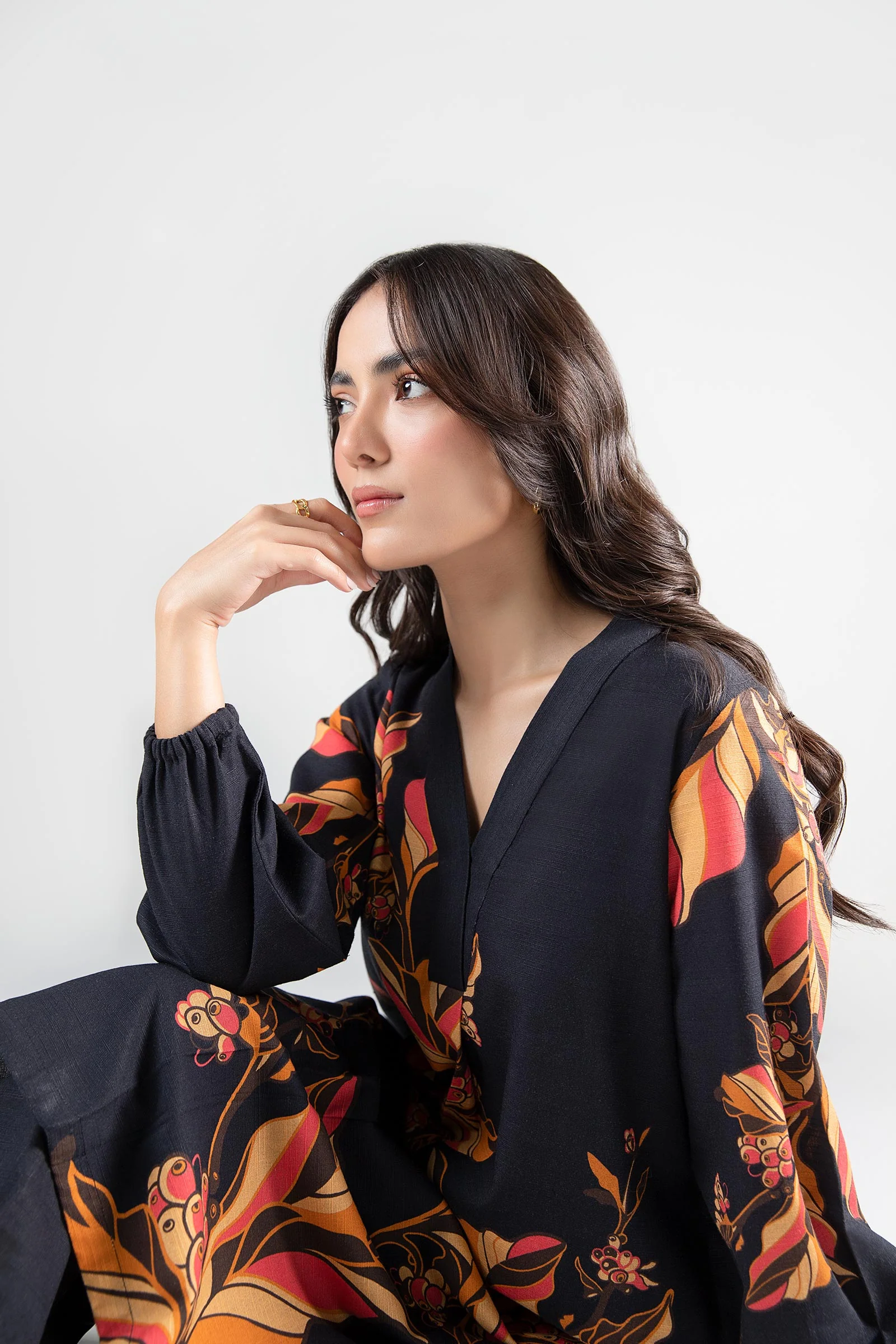 2 Pc Printed Khaddar Suit - Image 2