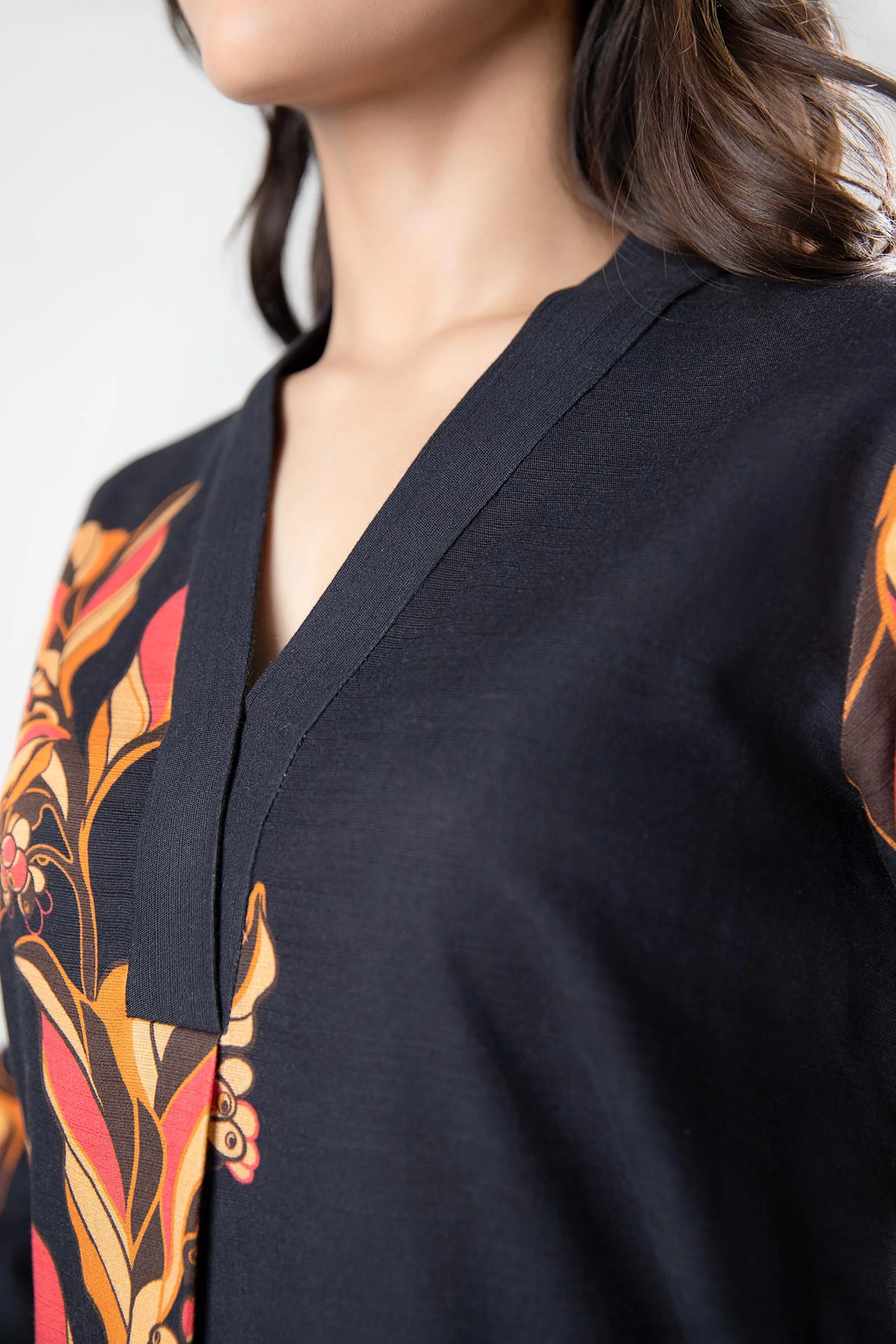 2 Pc Printed Khaddar Suit - Image 3