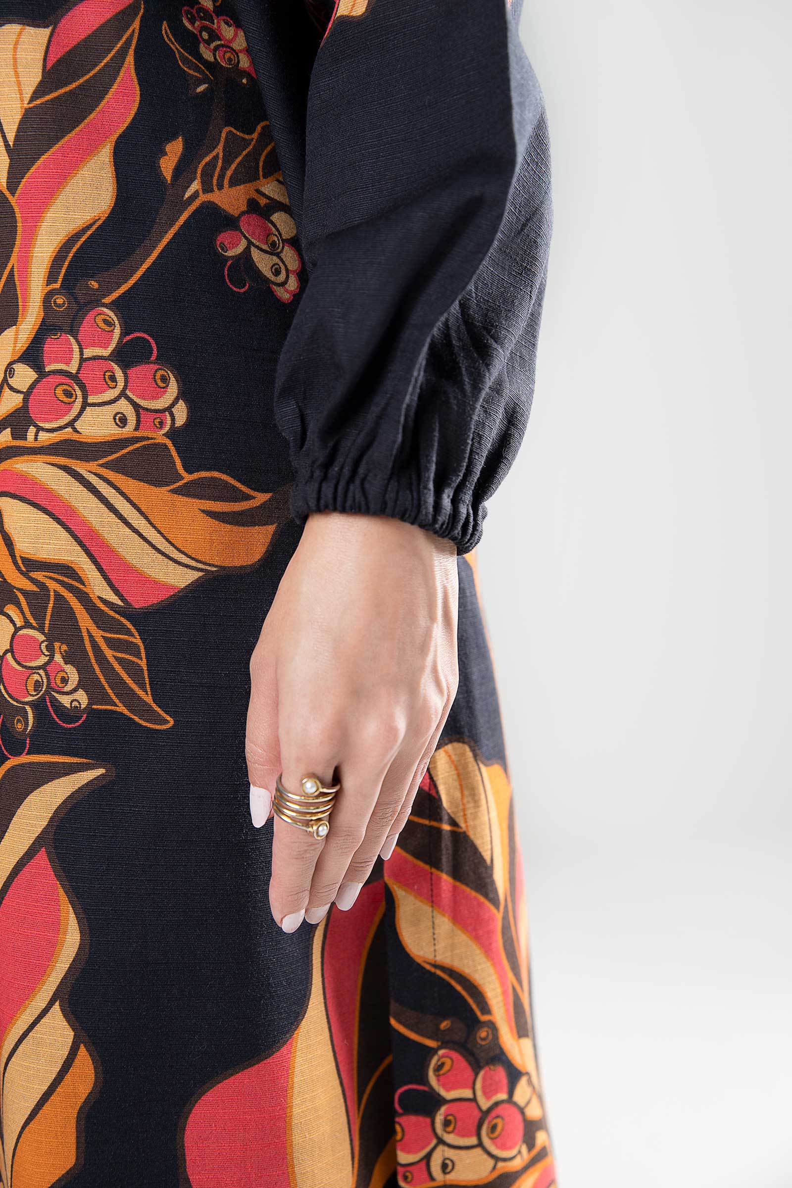 2 Pc Printed Khaddar Suit - Image 4