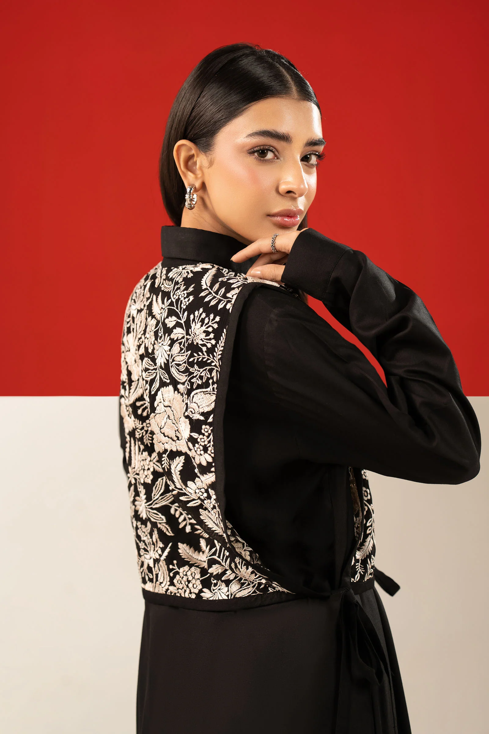 2 Pc Embroidered Linen Suit - Image 10