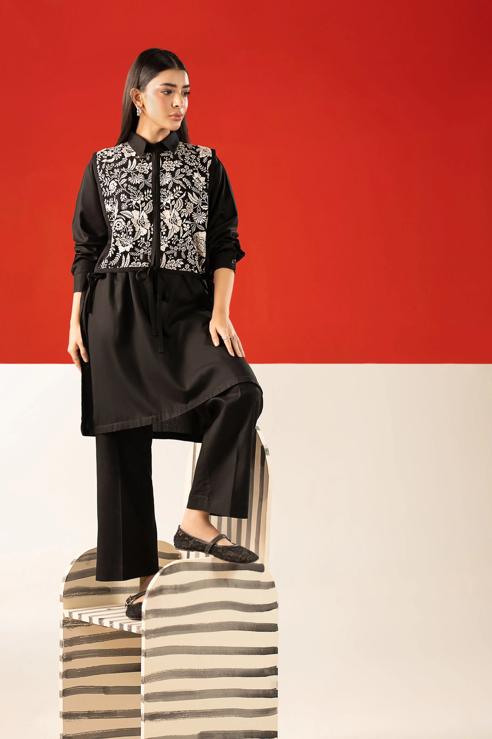 2 Pc Embroidered Linen Suit - Image 7