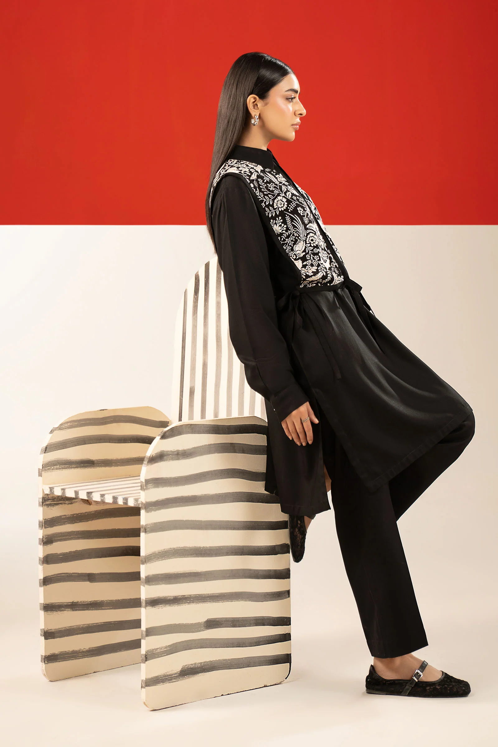 2 Pc Embroidered Linen Suit - Image 9
