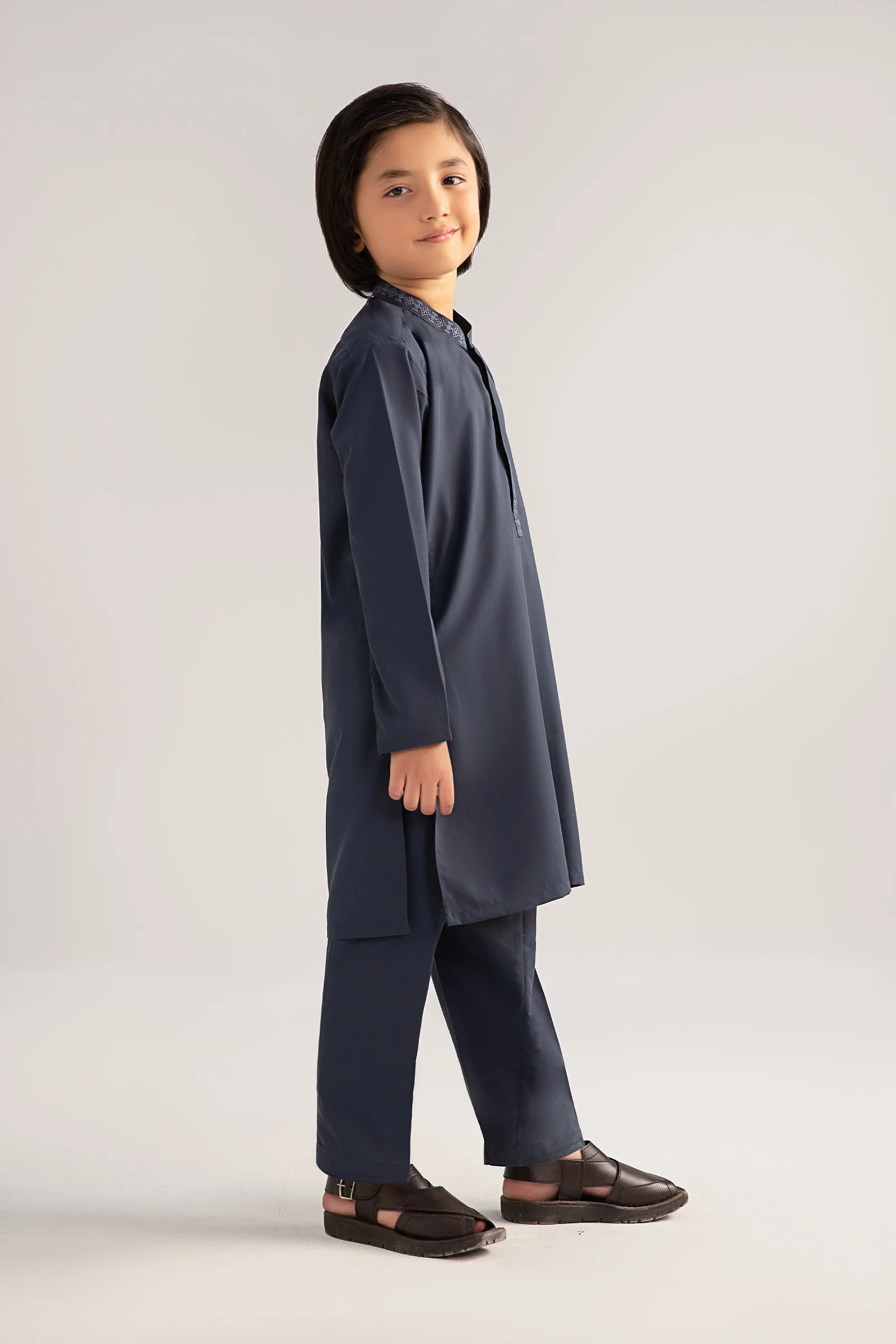 2 Piece Embroidered Blended Suit - Image 3