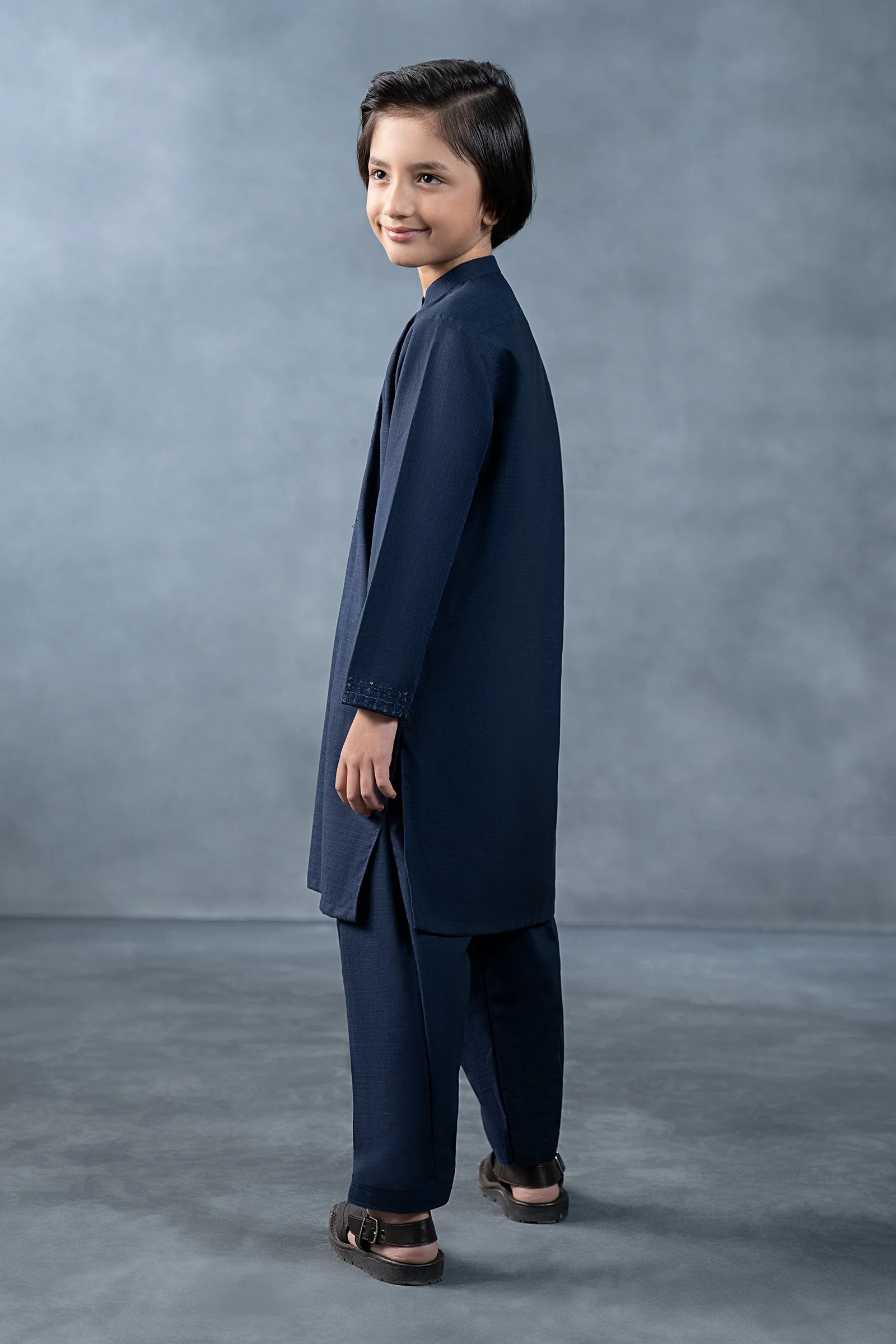 2 Piece Blemded Khaddar Suit - Image 6