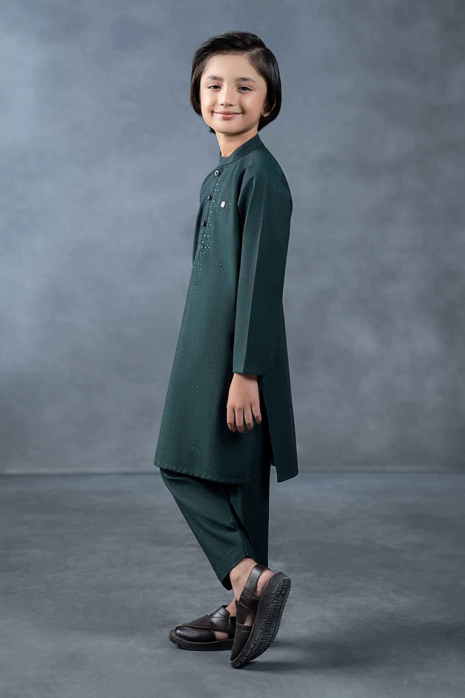 2 Piece Blended Khaddar Suit - Image 4