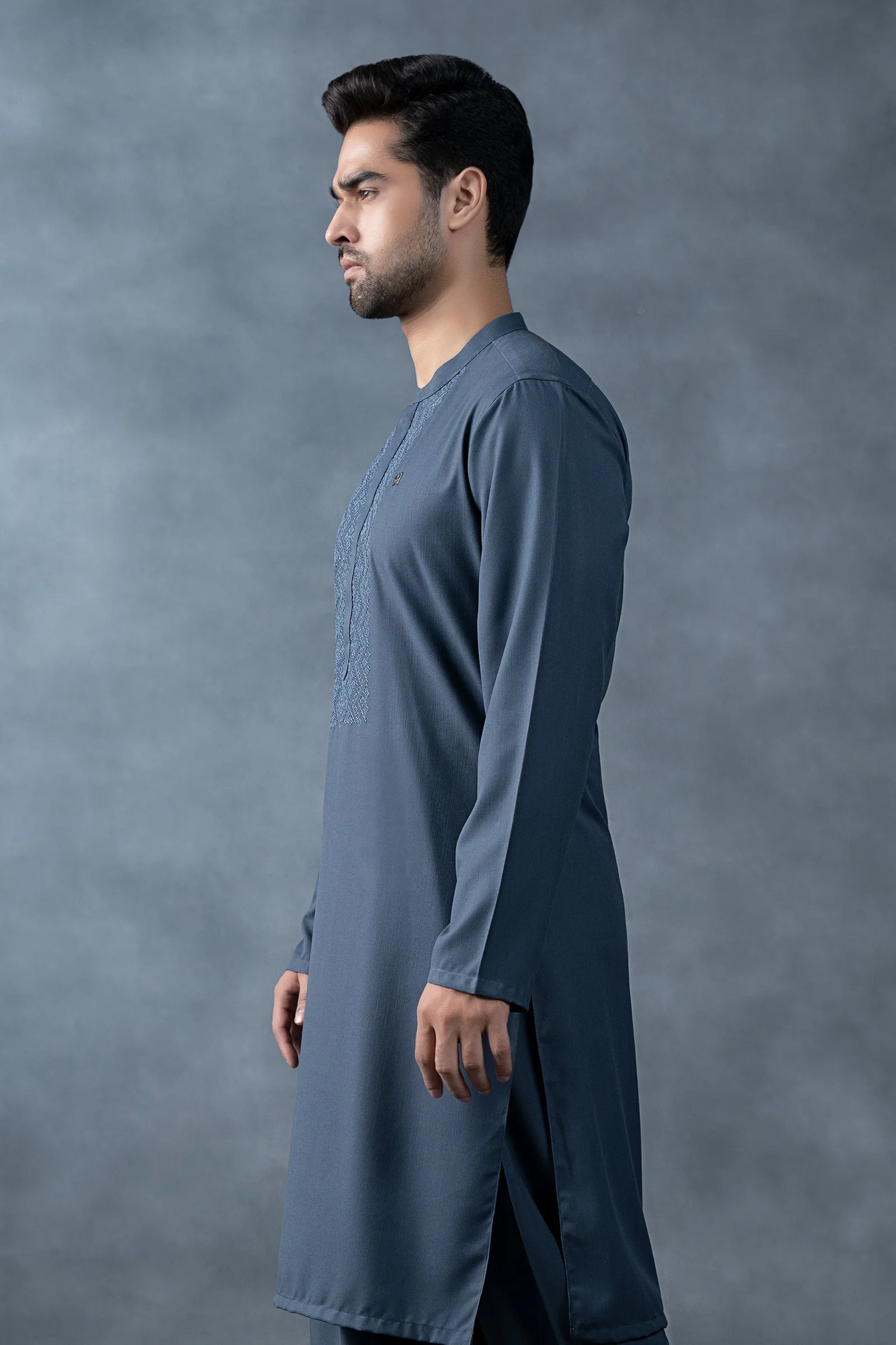 Embroidered Blended Kurta - Image 4