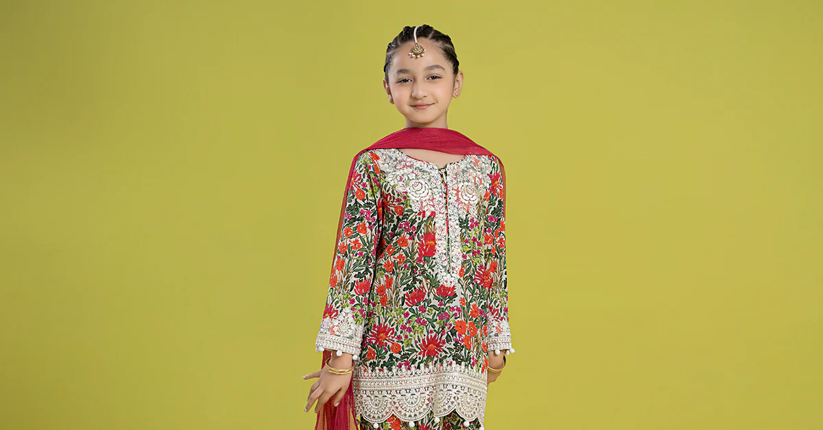 3 Piece Embroidered Lawn Suit - Image 12