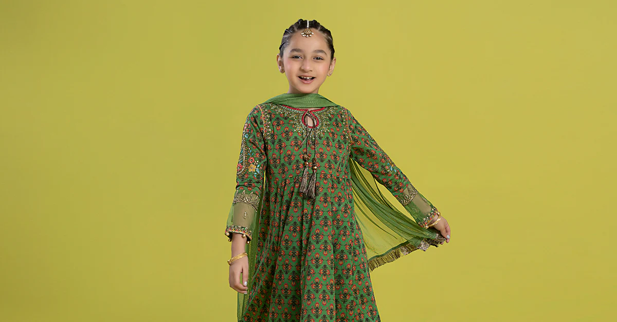 3 Piece Embroidered Lawn Suit - Image 6