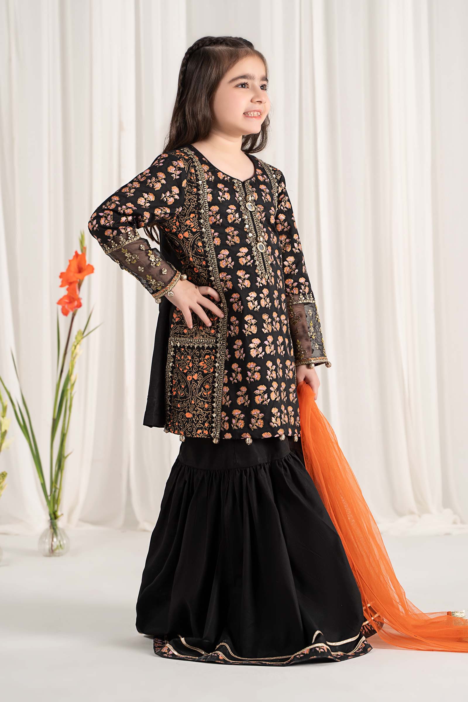 3 Piece Embroidered Lawn Suit - Image 4