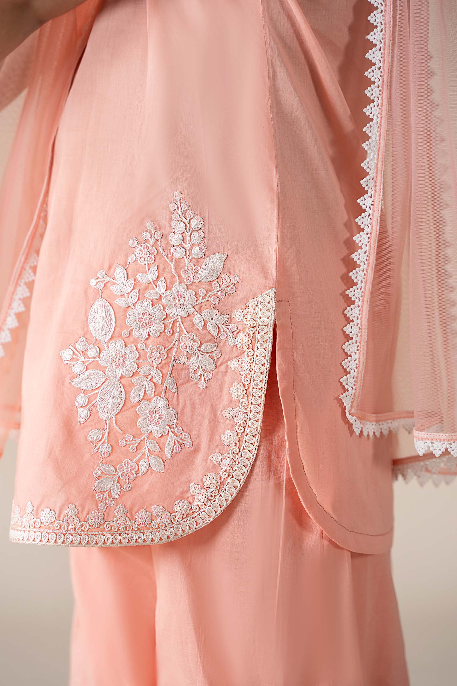 3 Piece Embroidered Lawn Suit - Image 6