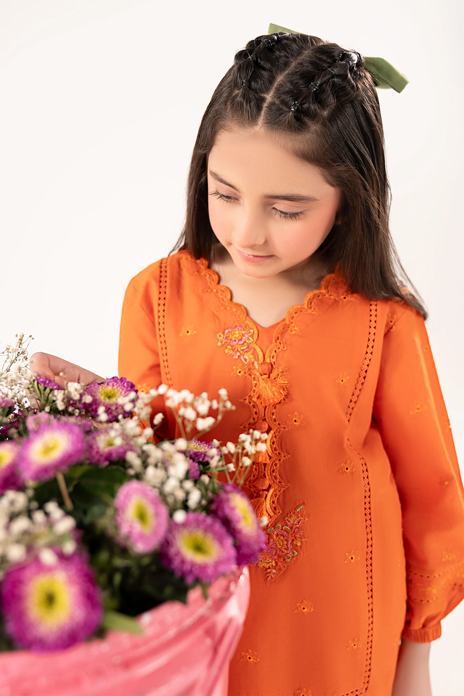 3 Piece Embroidered Lawn Suit - Image 4