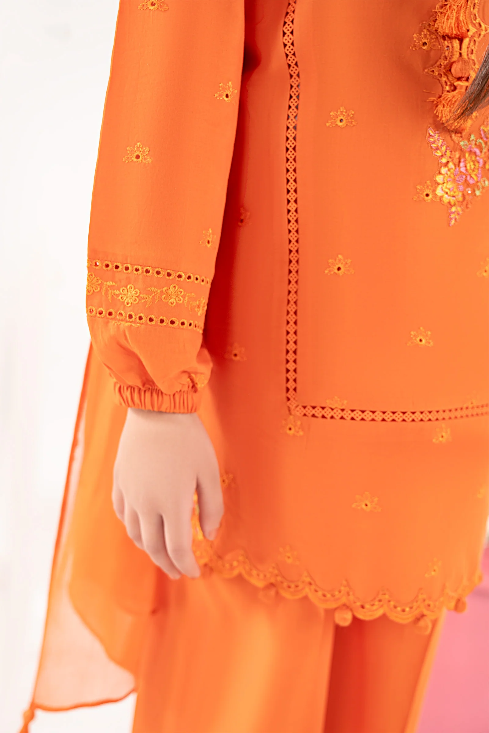 3 Piece Embroidered Lawn Suit - Image 5