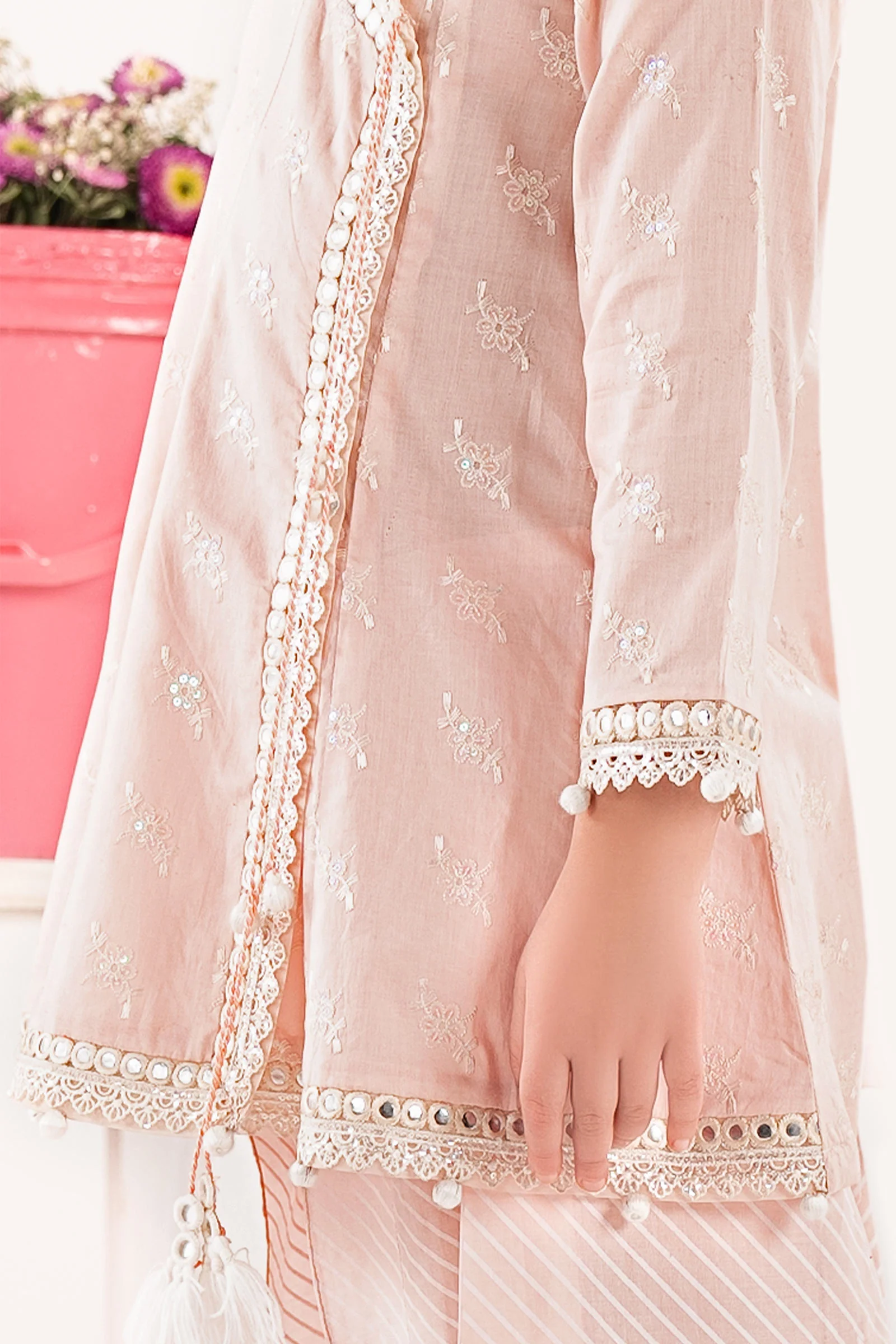 2 Piece Embroidered Lawn Suit - Image 4