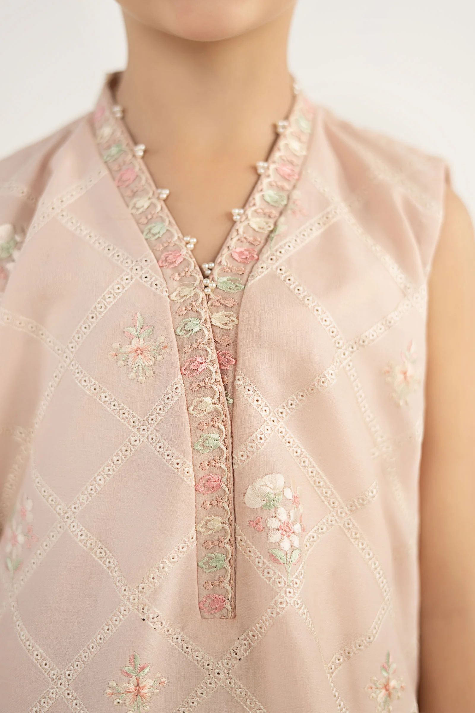 3 Piece Embroidered Dobby Lawn Suit - Image 4