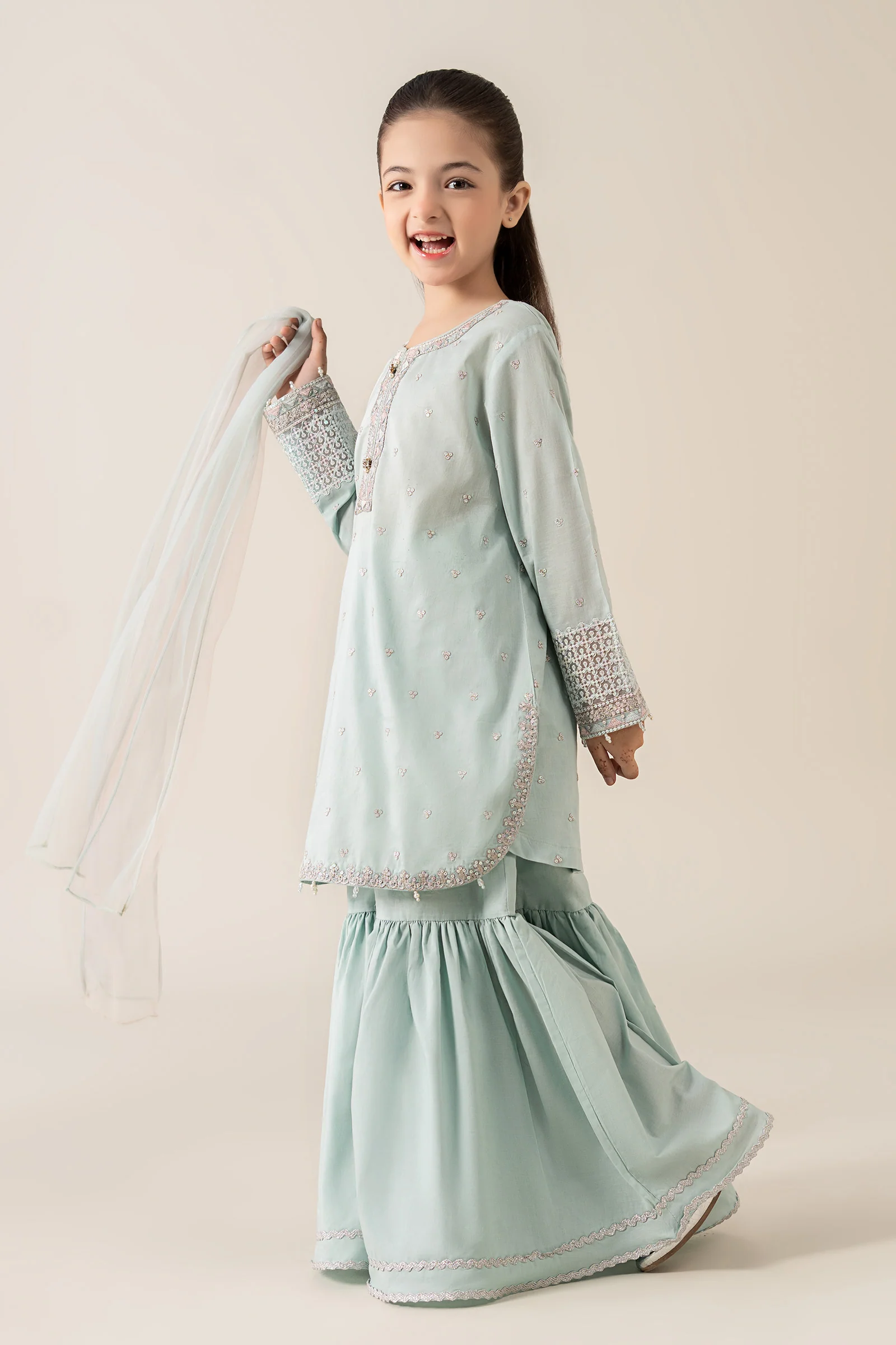 3 Piece Embroidered Lawn Suit - Image 4