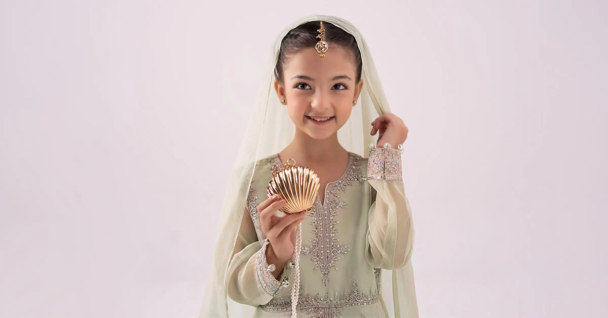 3 Piece Embroidered Organza Suit - Image 10