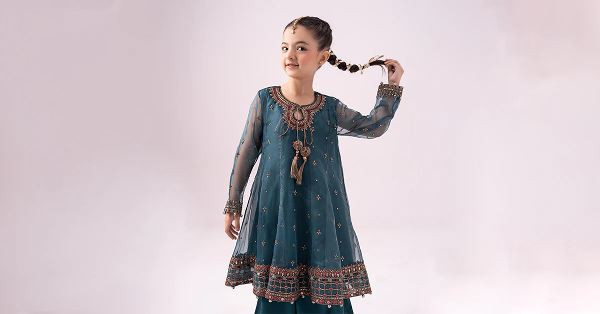 3 piece embroidered organza suit - Image 10