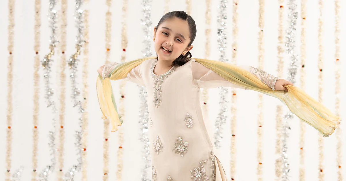 3 Piece Embroidered Organza Suit - Image 7