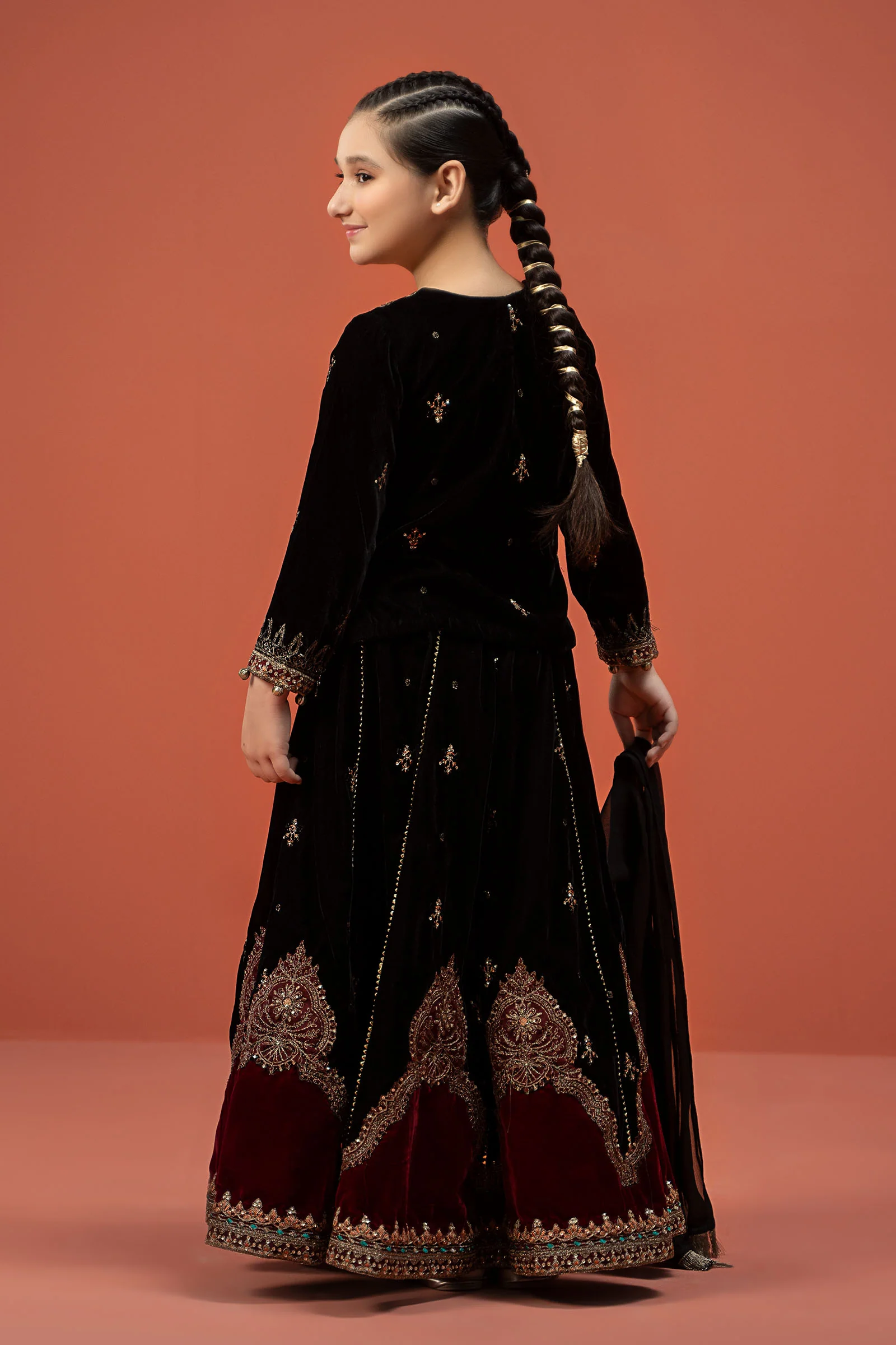 3 Piece Embroidered Velvet Suit - Image 7