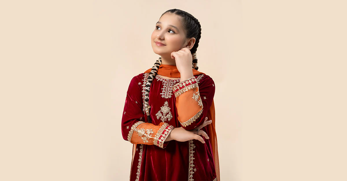 3 Piece Embroidered Velvet Suit - Image 6