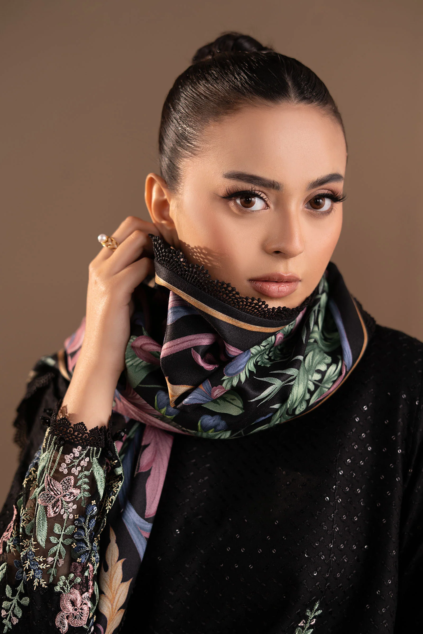 3 Piece Embroidered Twill Linen Suit - Image 3