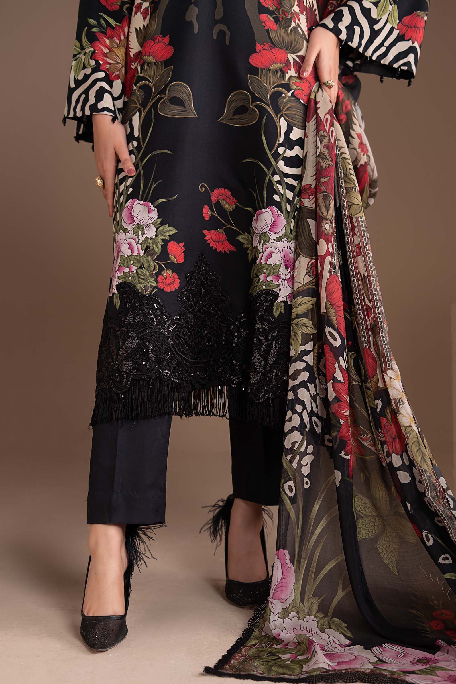3 Piece Embroidered Linen Suit - Image 4