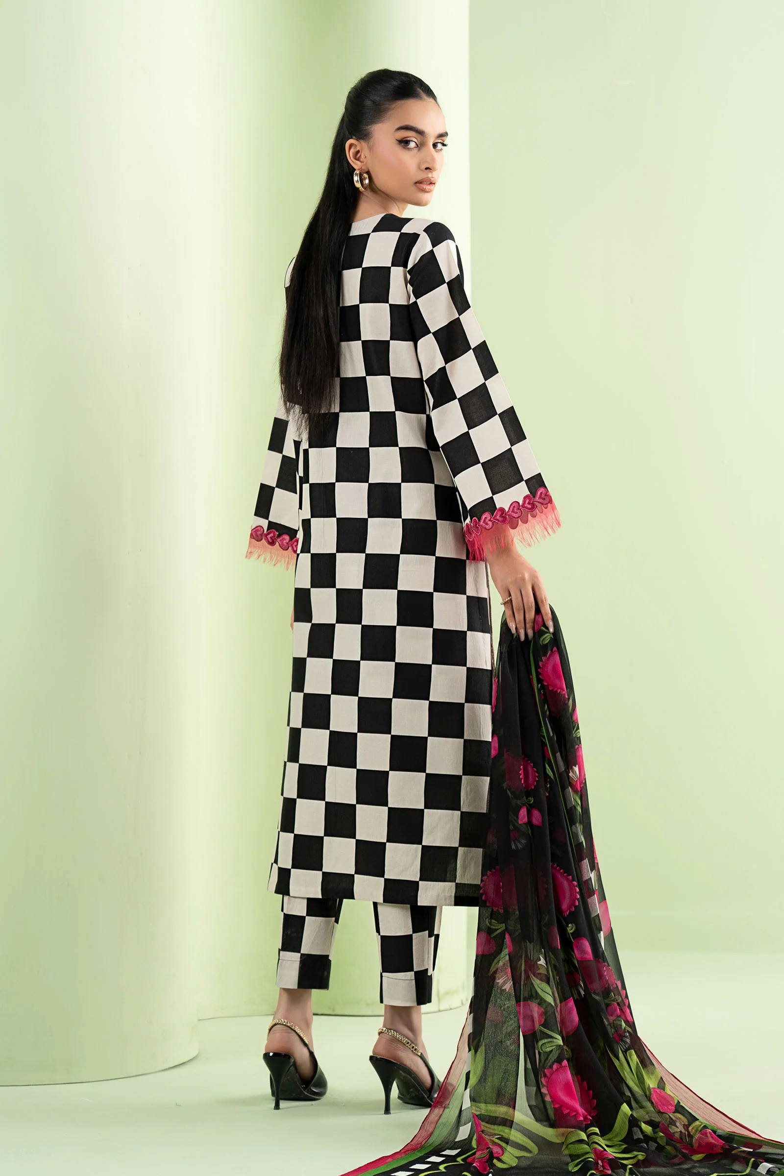 3 Piece Embroidered Lawn Suit - Image 8