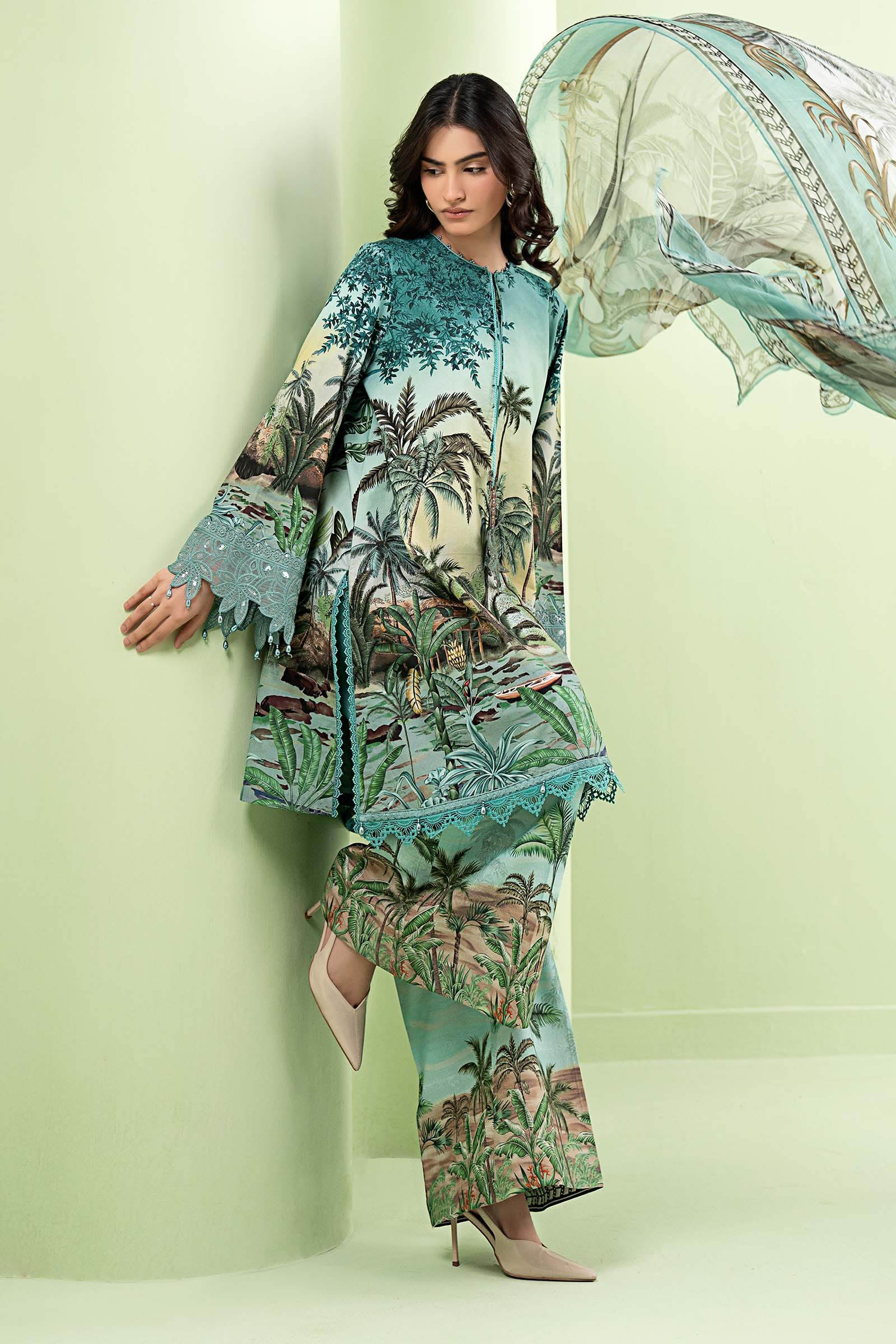 3 Piece Embroidered Lawn Suit - Image 7