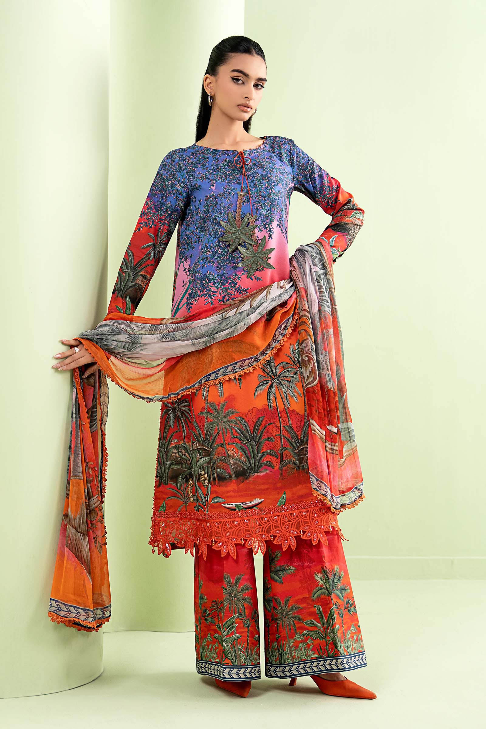 3 Piece Embroidered Lawn Suit - Image 5