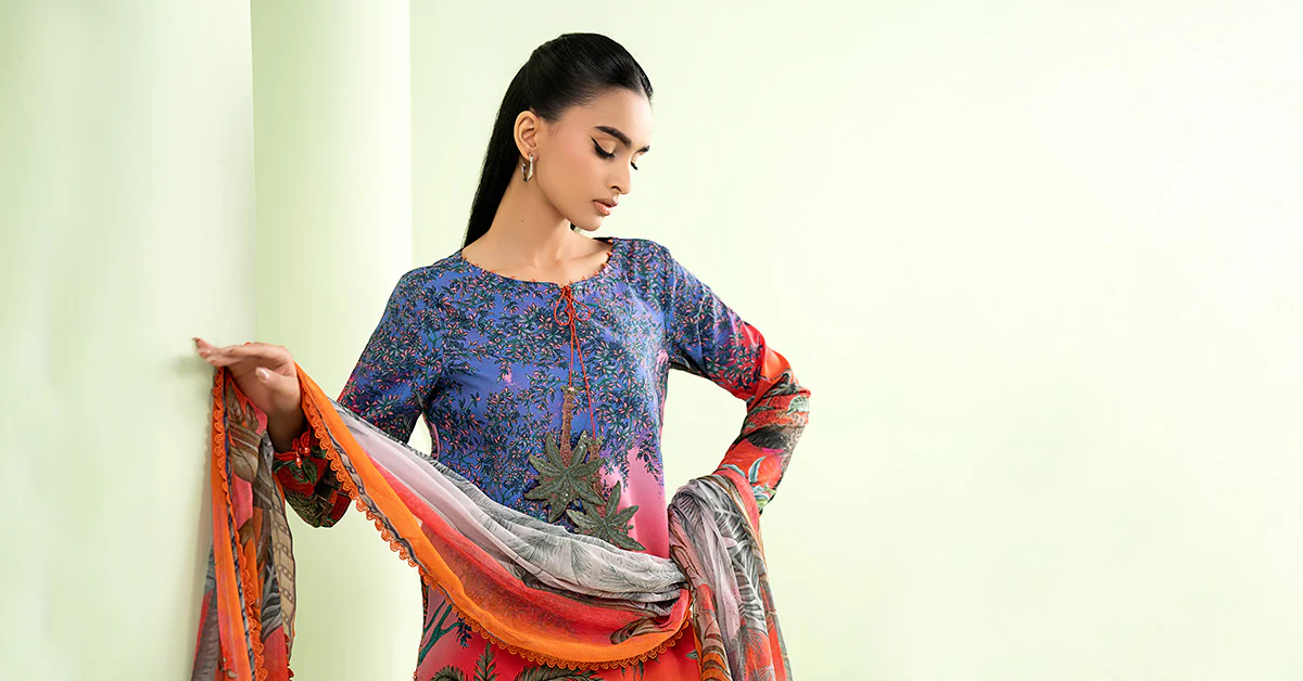 3 Piece Embroidered Lawn Suit - Image 8