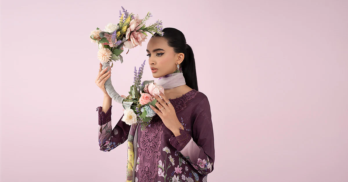 3 Piece Embroidered Lawn Suit - Image 9