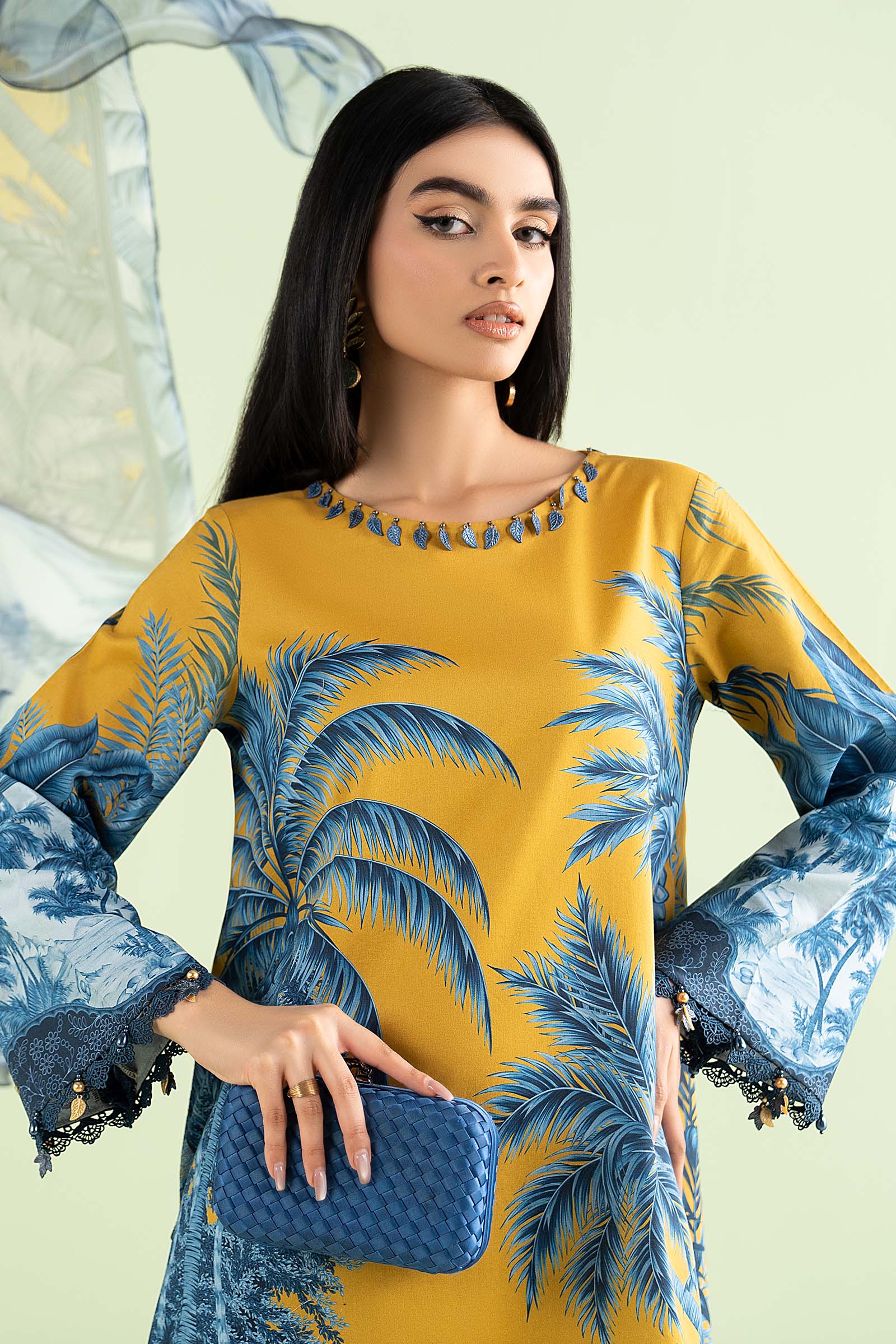 3 Piece Embroidered Lawn Suit - Image 2