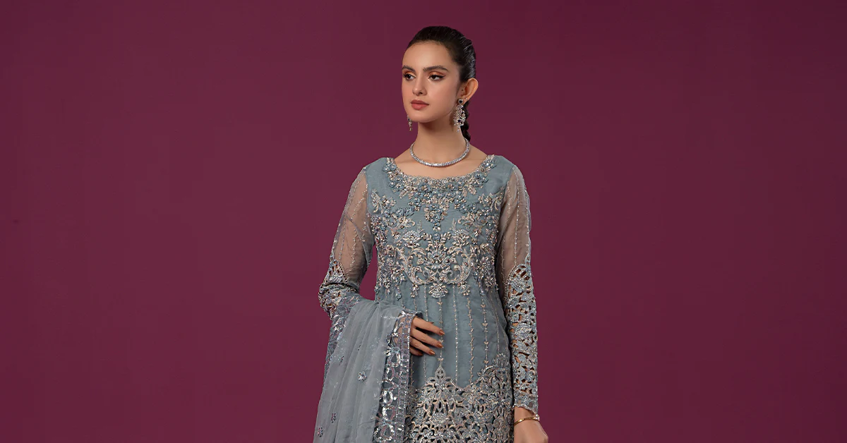 3 Piece Embroidered Organza Suit - Image 6