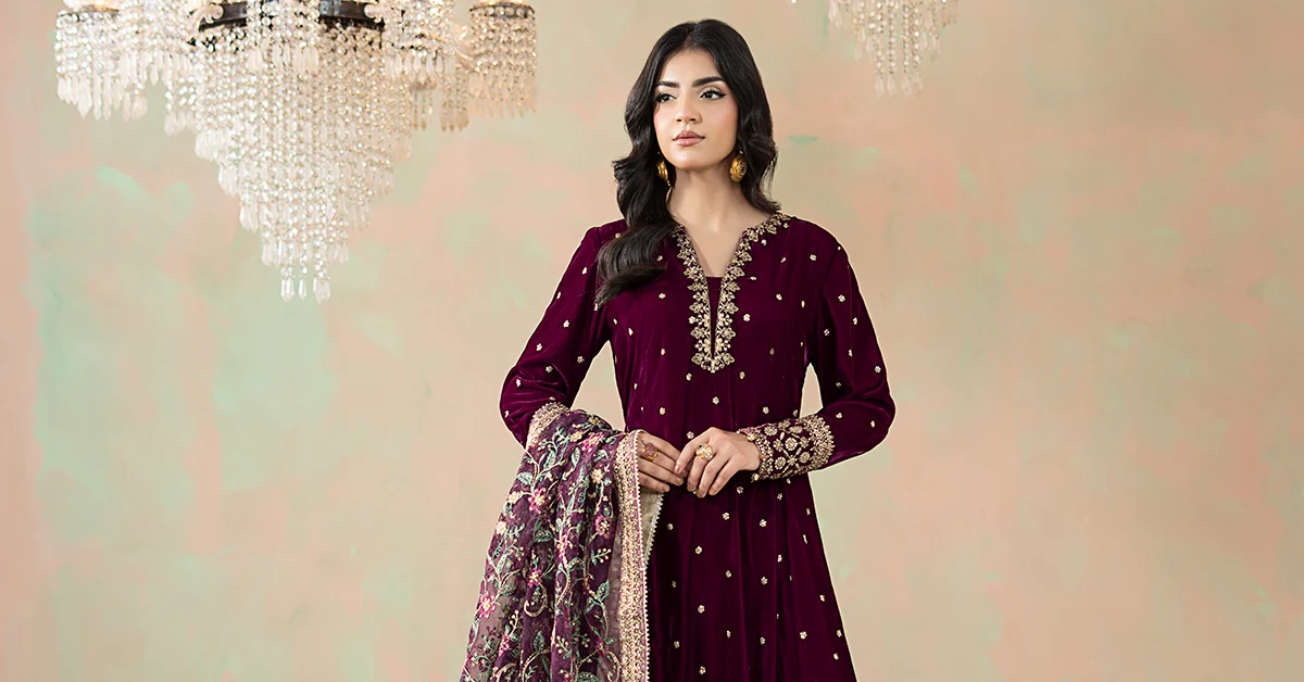 3 Piece Embroidered Velvet Suit - Image 9