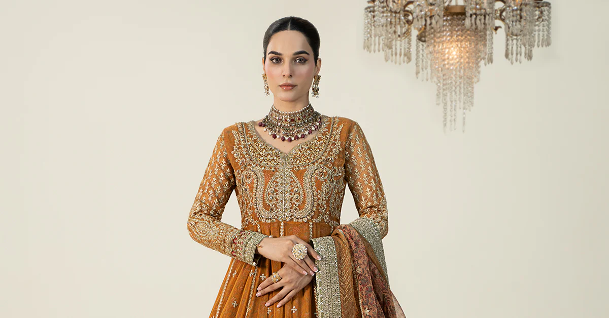 3 Piece Embroidered Net Suit - Image 7