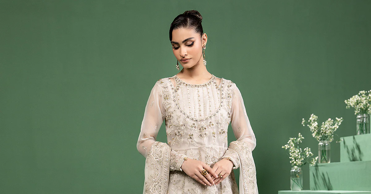 3 Piece Embroidered Organza Suit - Image 6