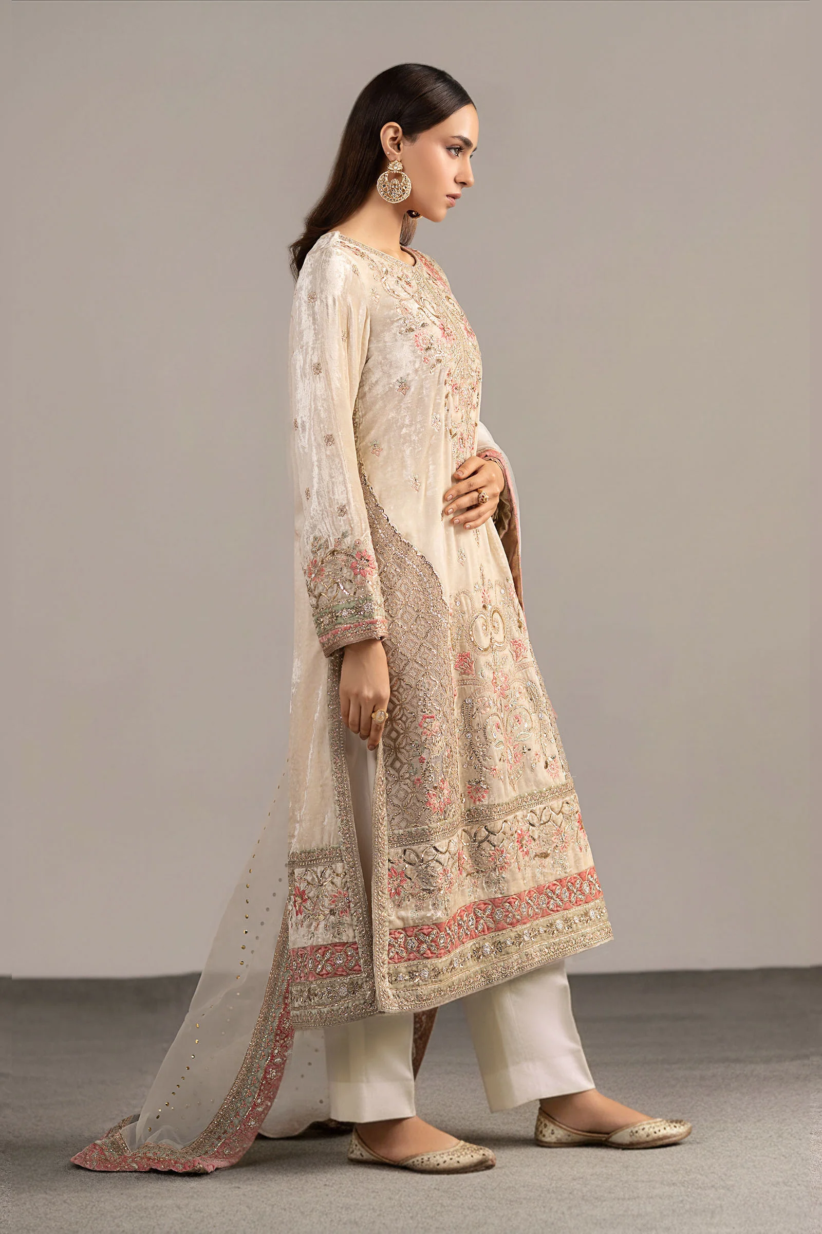 3 Piece Embroidered Velvet Suit - Image 7