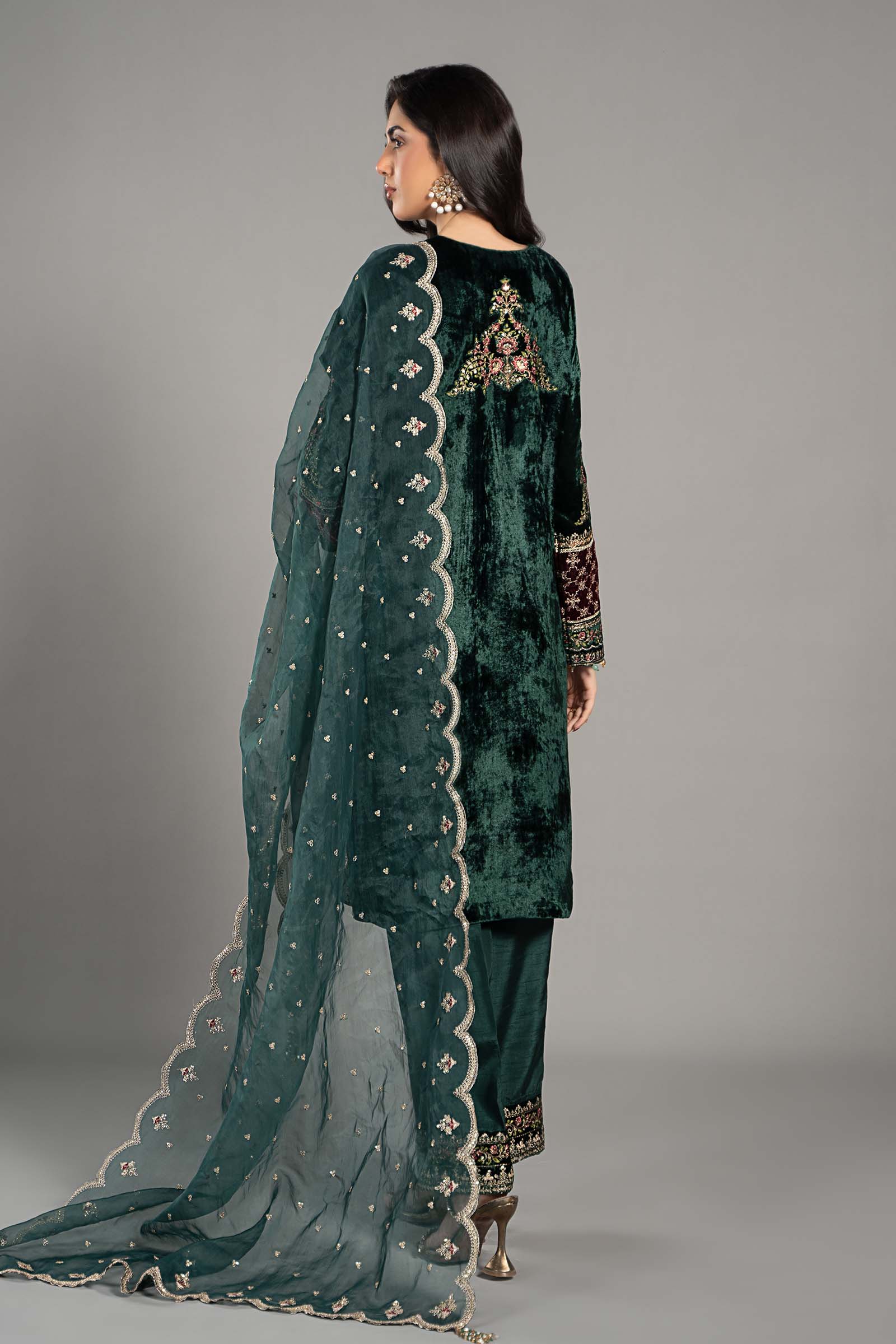 3 Piece Embroidered Velvet Suit - Image 7