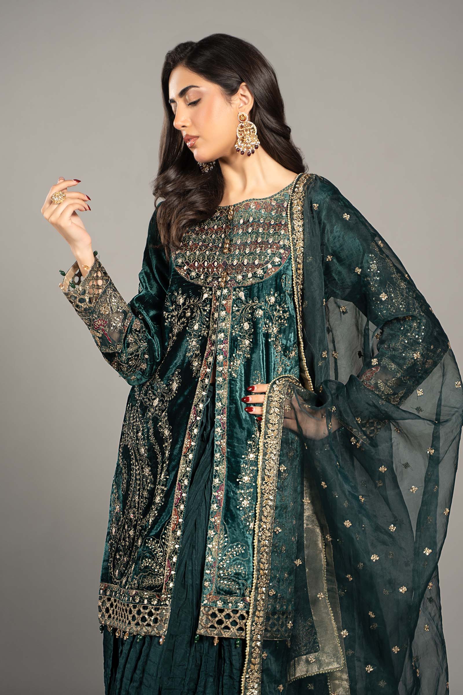 3 Piece Embroidered Velvet Suit - Image 2