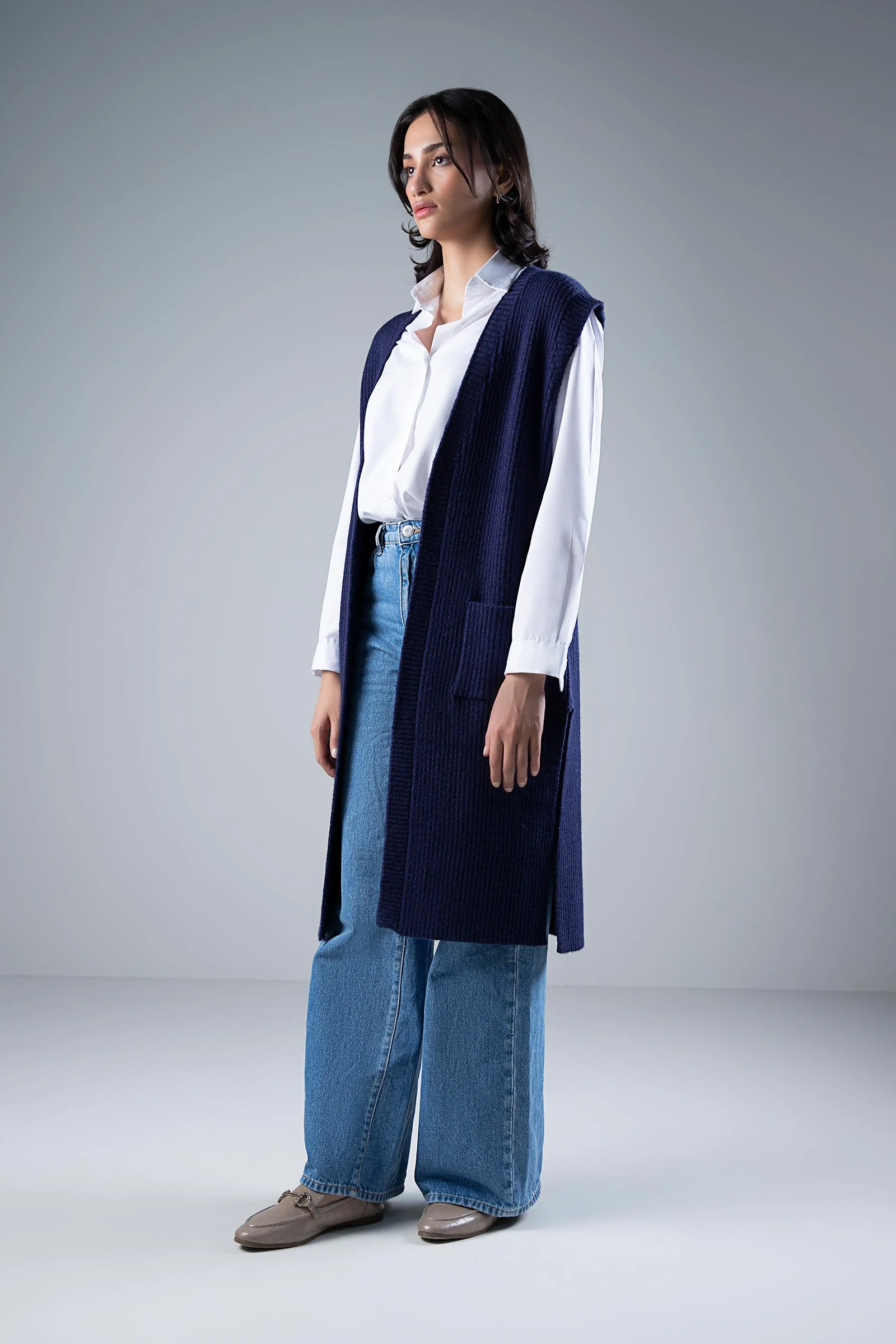Sleeveless Long Cardigan - Image 3