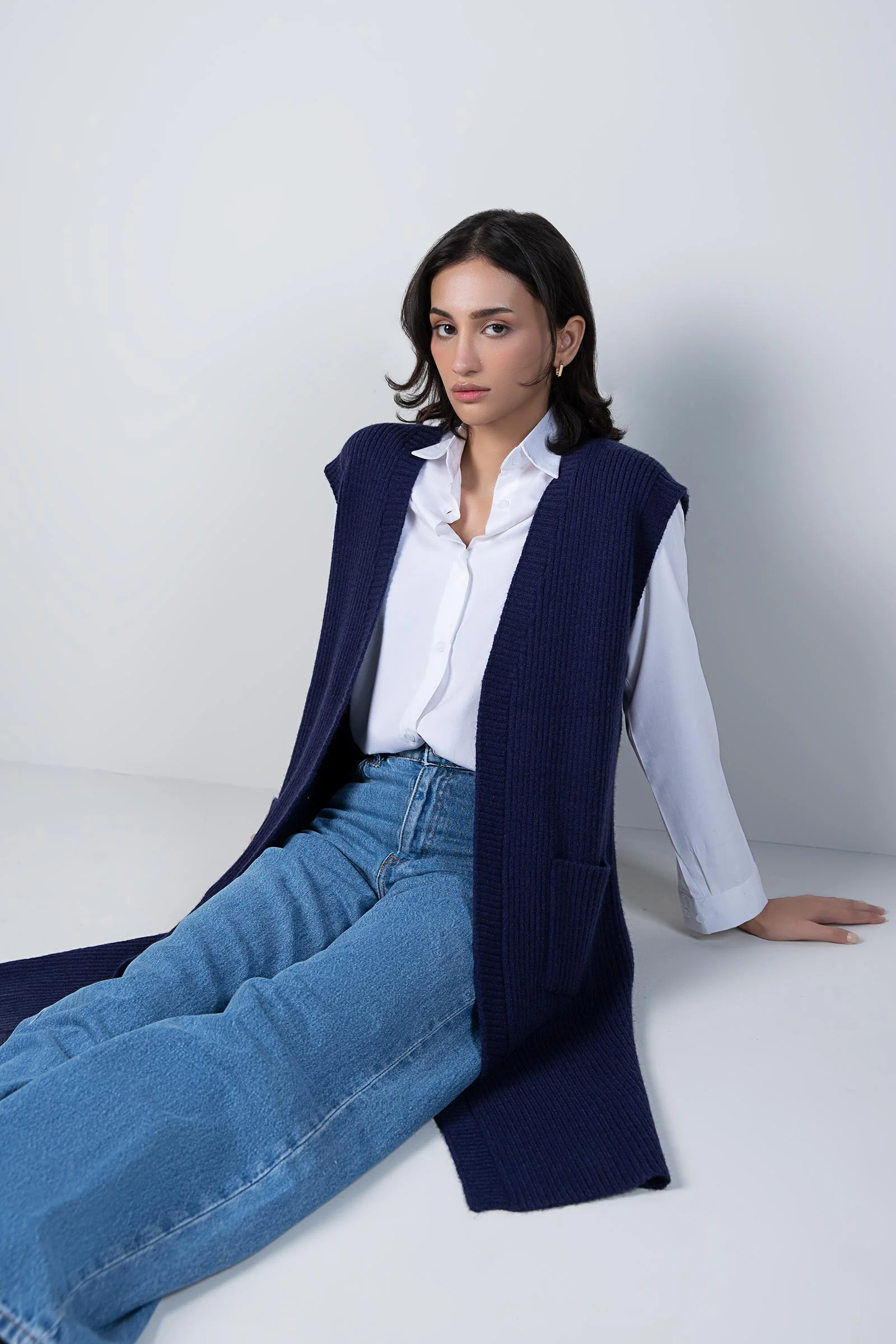 Sleeveless Long Cardigan - Image 5