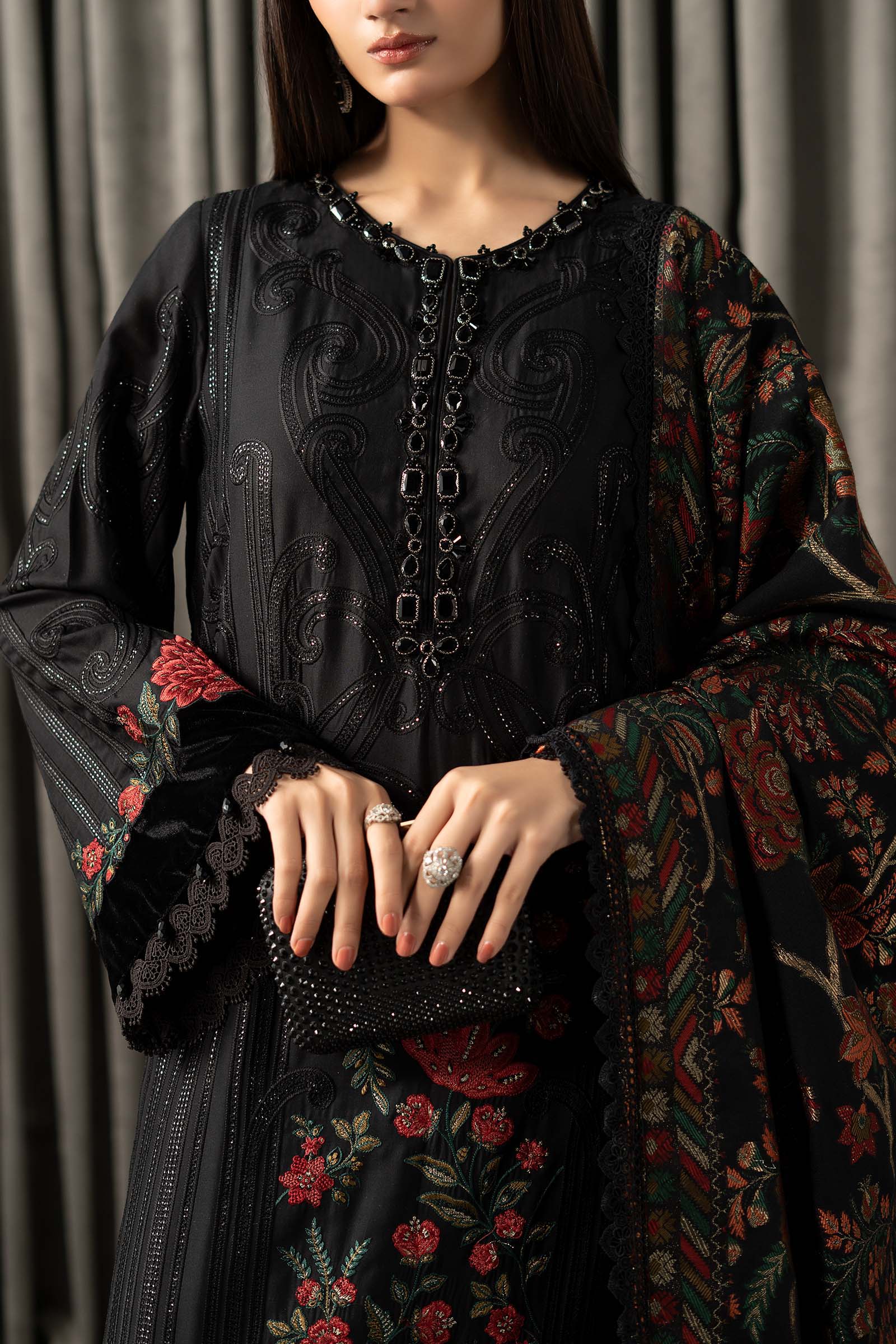 3 Piece Embroidered Linen Suit - Image 3