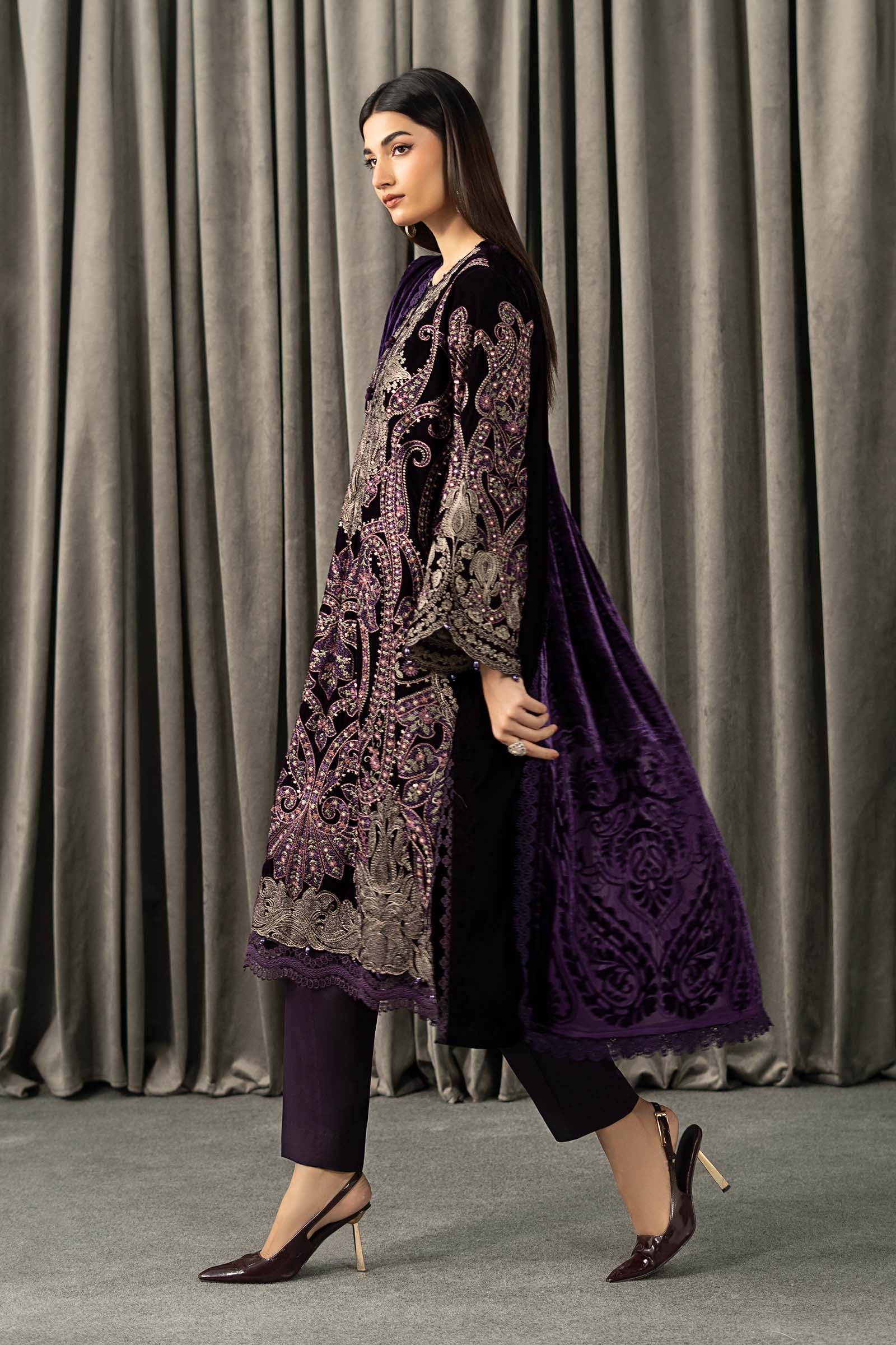 3 Piece Embroidered Velvet Suit - Image 6