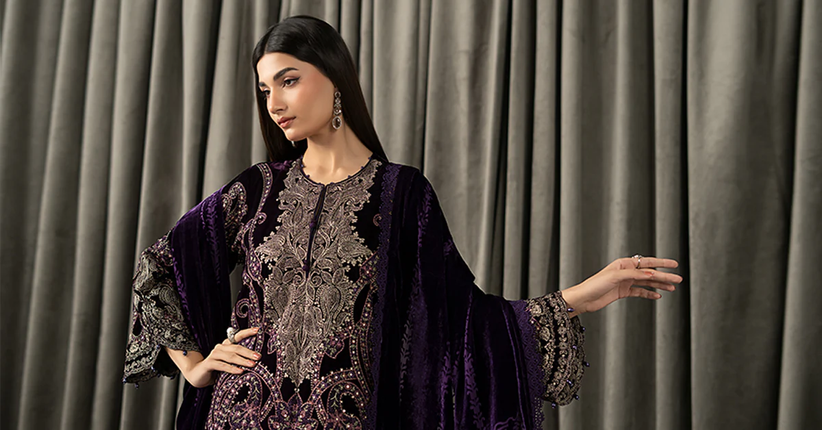 3 Piece Embroidered Velvet Suit - Image 8
